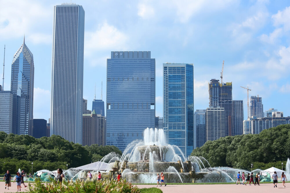  2025 Financial Health Pulse<sup>&reg;</sup> Chicago Trends Report Reveals Cook County Residents See Modest Gains in Financial Health, but Stark Regional Gaps Persist